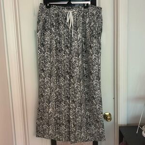 wide leg patterned pants
